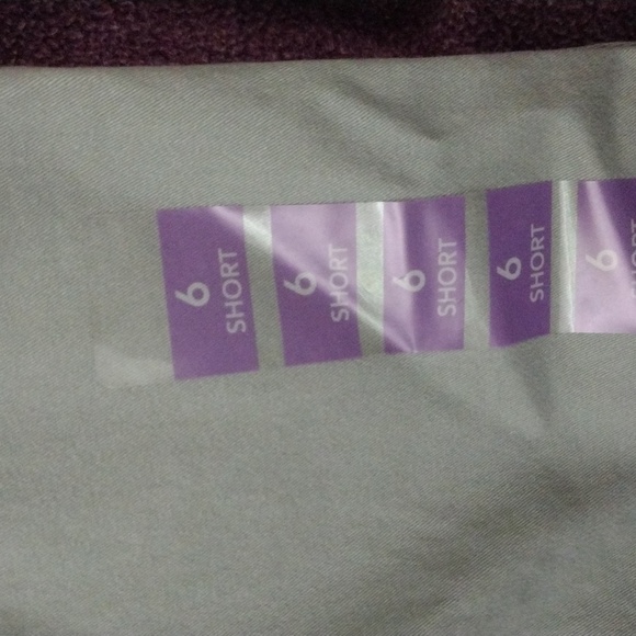 Size 6 Short Gloria Vanderbilt Amanda 2.0 original slimming Jean NWT - Picture 3 of 3